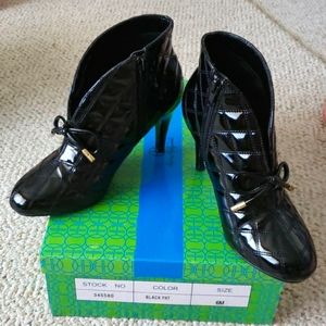 Hot in Hollywood, 6 M, black patent leather 👠